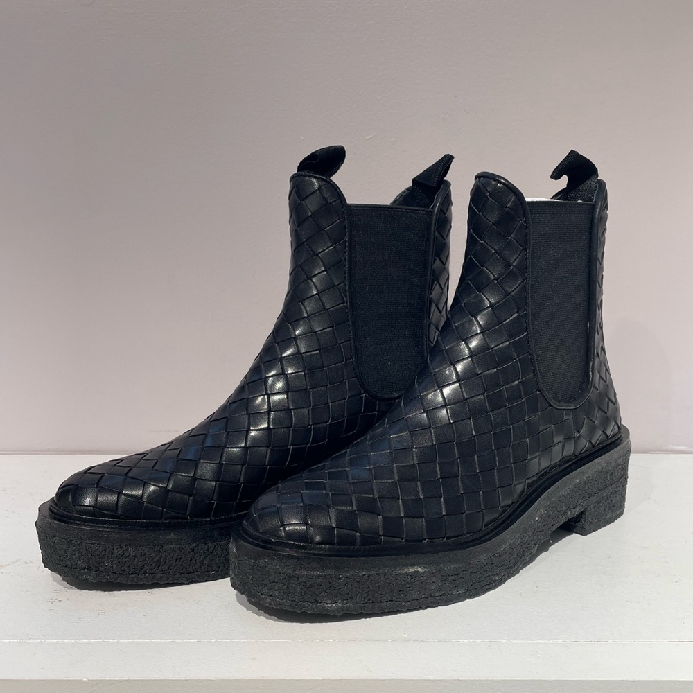 BRAND NEW- LOEFFLER Randall Boots